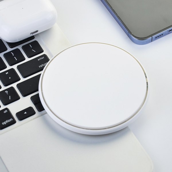 Round 15W Wireless Charger for iPhone Samsung - Image 6