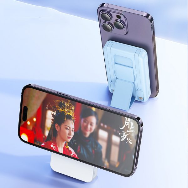 10000mAh Digital Display 15W MagSafe Wireless Charger PD 20W Power Bank with Holder - Image 6